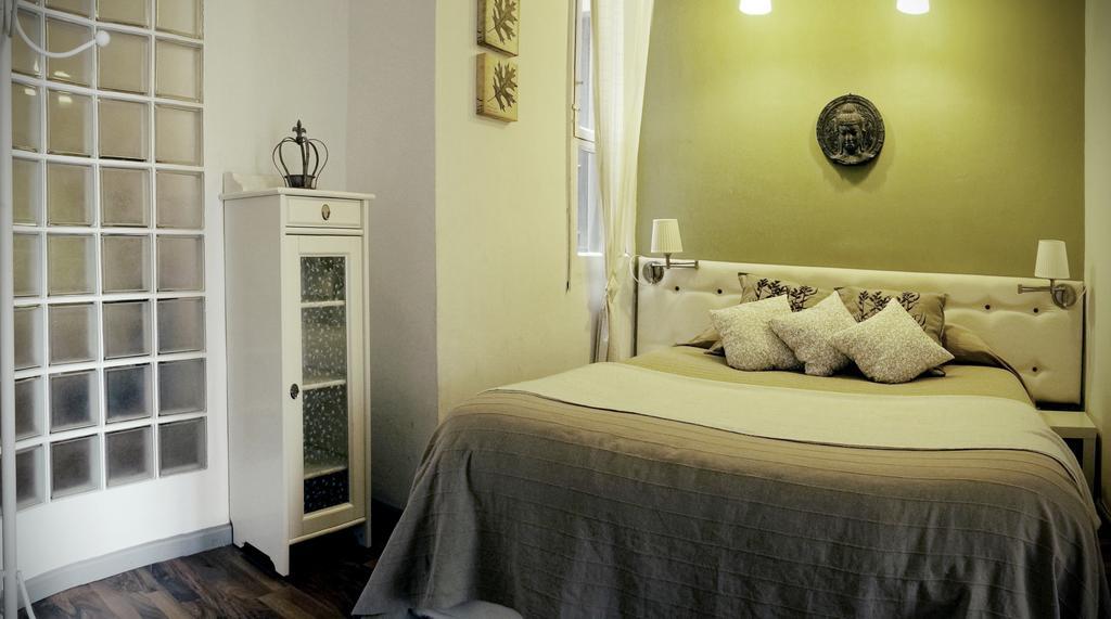 Lempika Barcelona Quarto foto