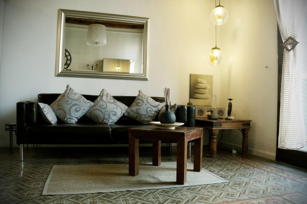 Lempika Barcelona Quarto foto