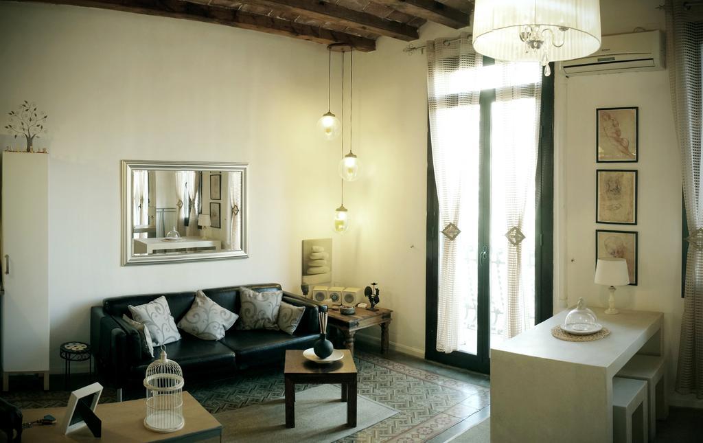 Lempika Barcelona Quarto foto