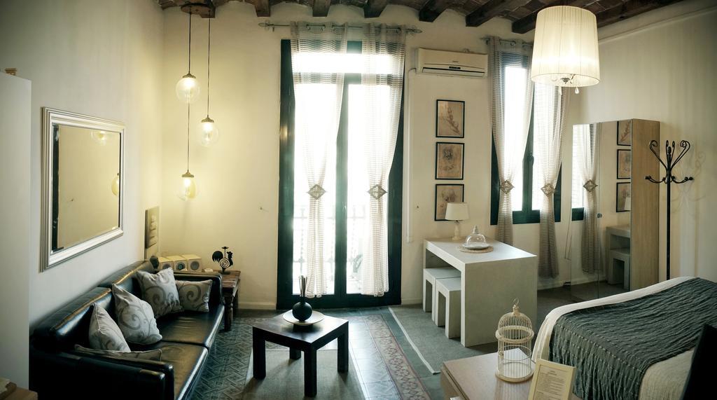 Lempika Barcelona Quarto foto